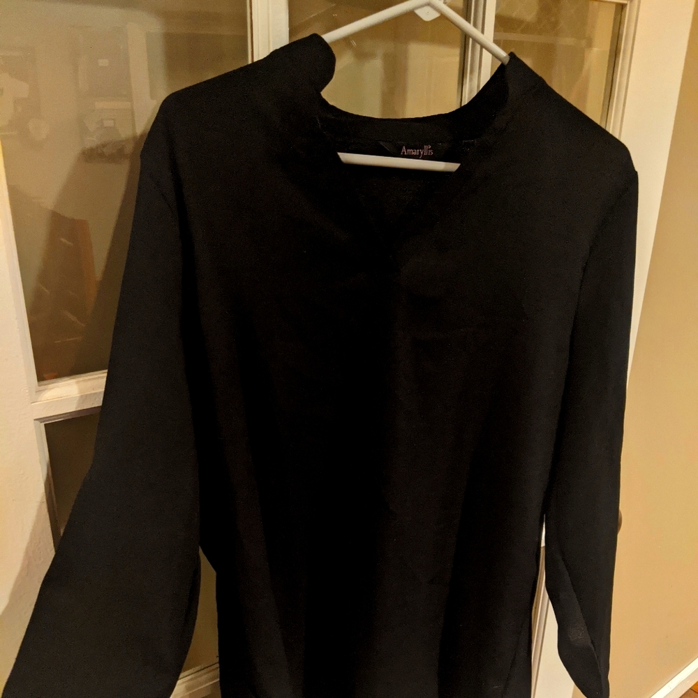 Amaryllis Black 1/4 sleeve blouse size 1x